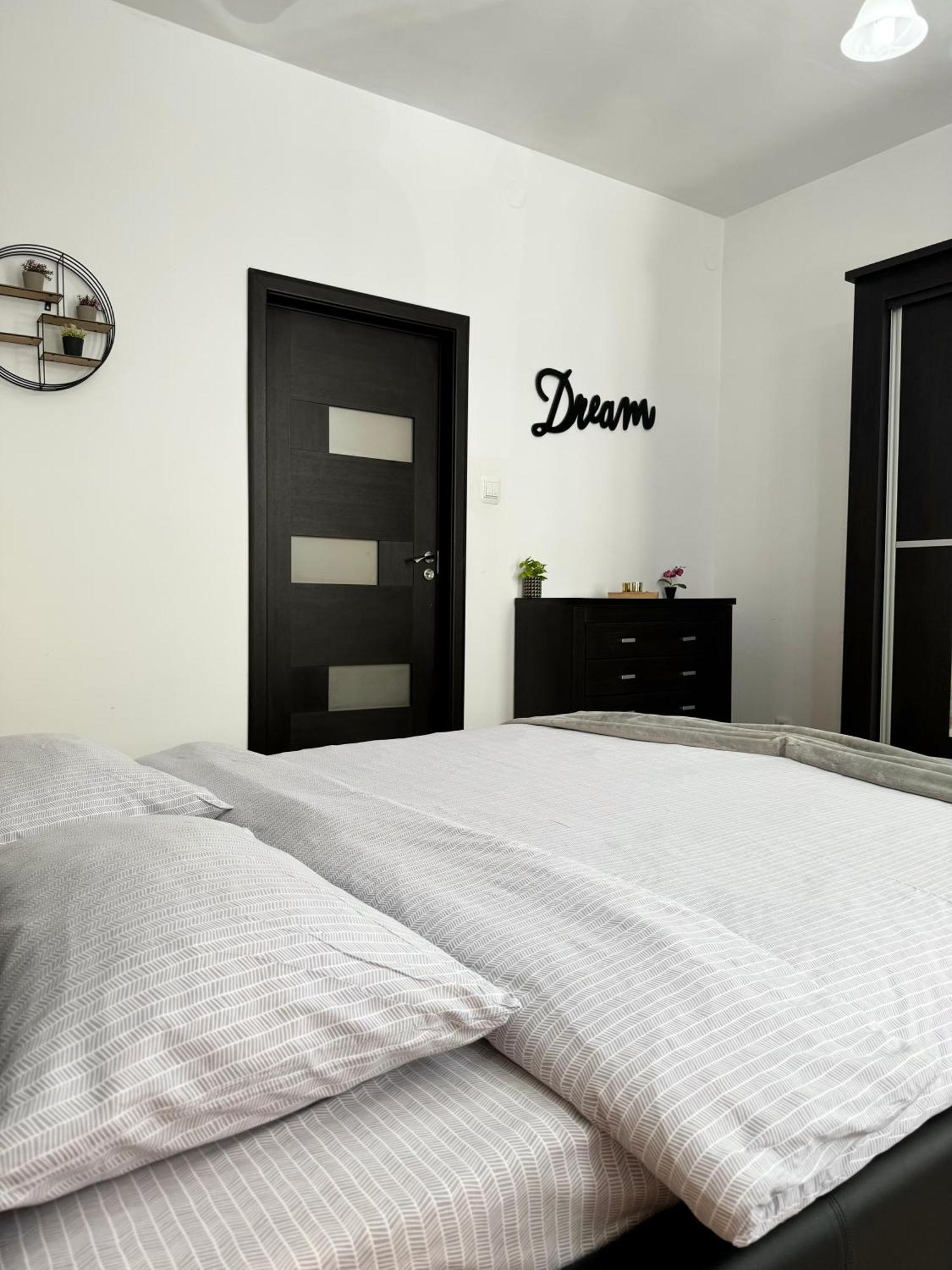 Ada'S Luxury Apartament&Studio - Old City ブラショフ エクステリア 写真